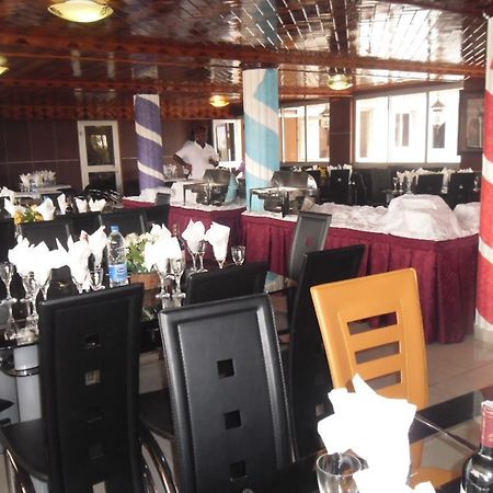 Afrique Hotel Douala Airport Dış mekan fotoğraf