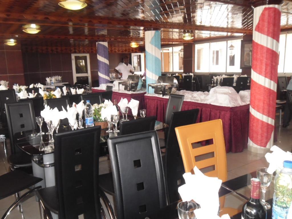 Afrique Hotel Douala Airport Dış mekan fotoğraf