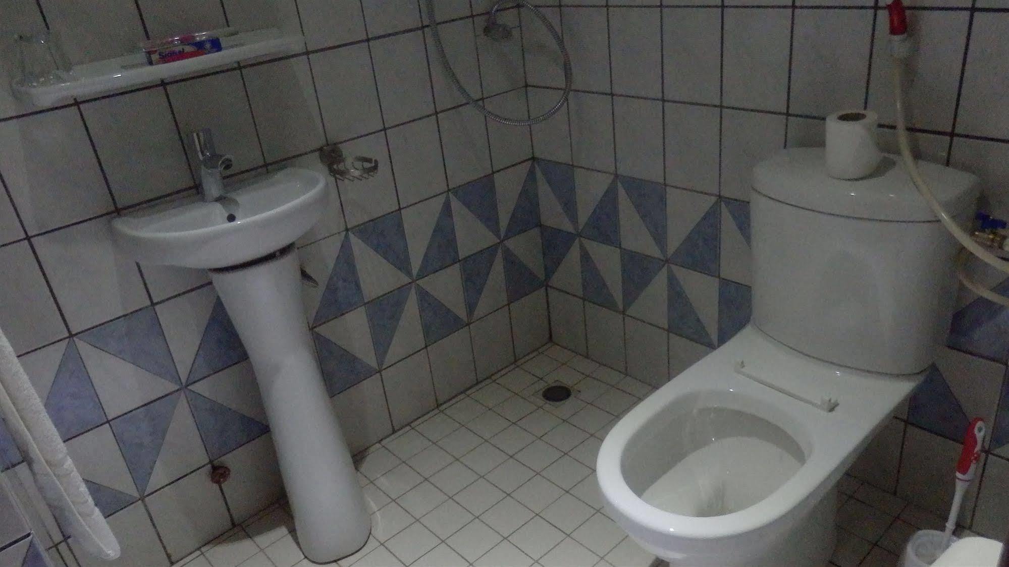 Afrique Hotel Douala Airport Dış mekan fotoğraf