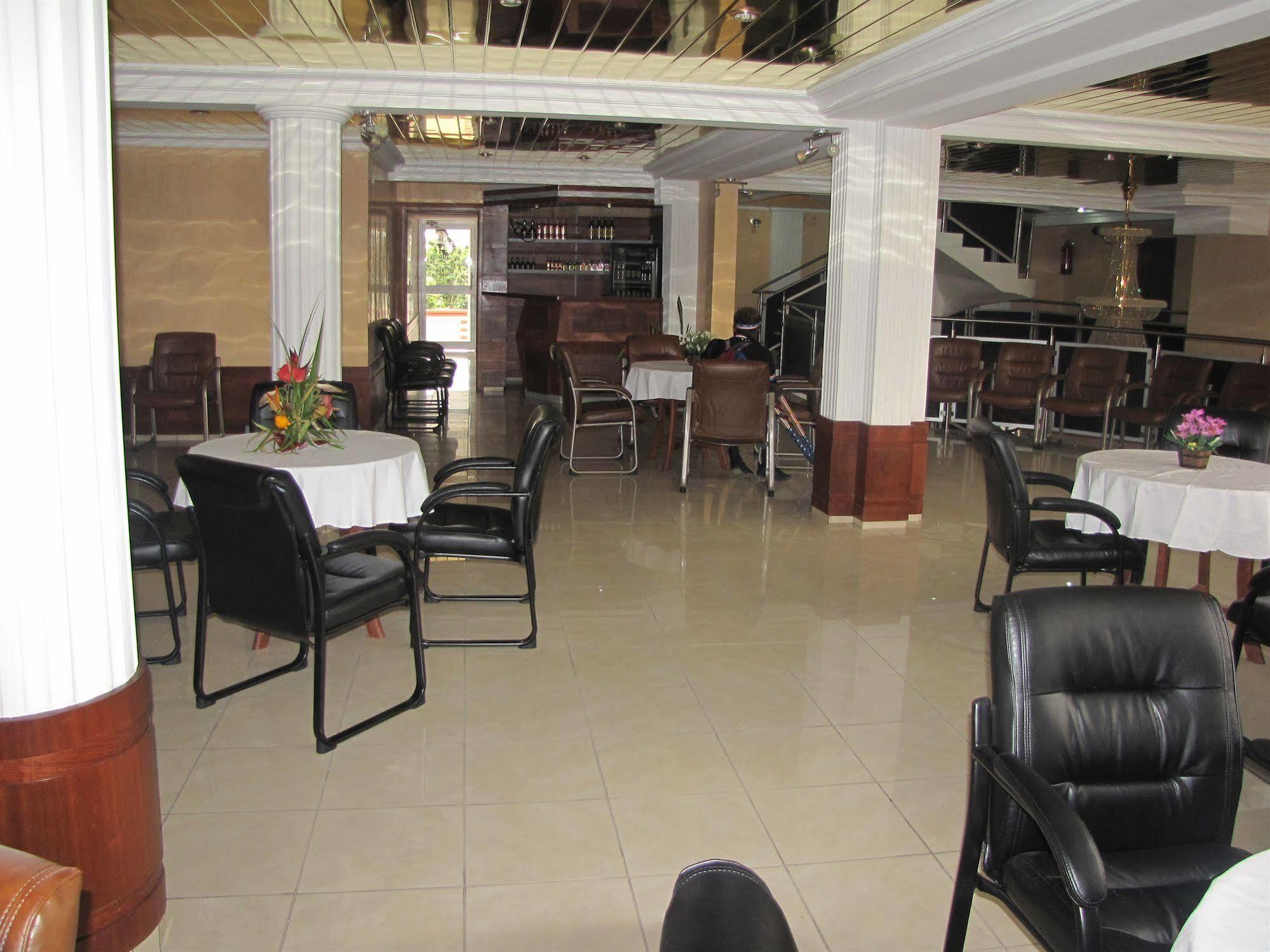 Afrique Hotel Douala Airport Dış mekan fotoğraf