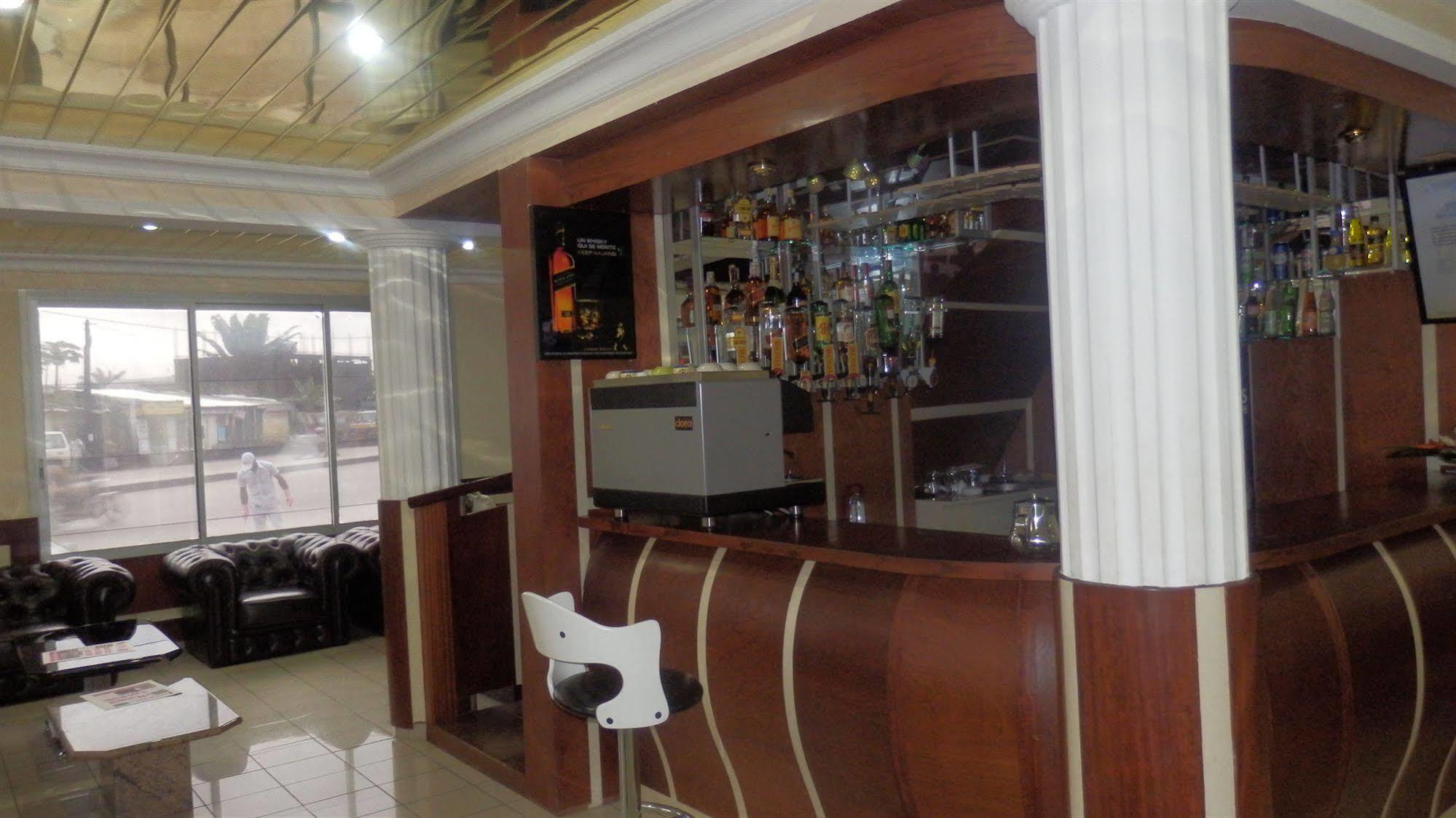 Afrique Hotel Douala Airport Dış mekan fotoğraf