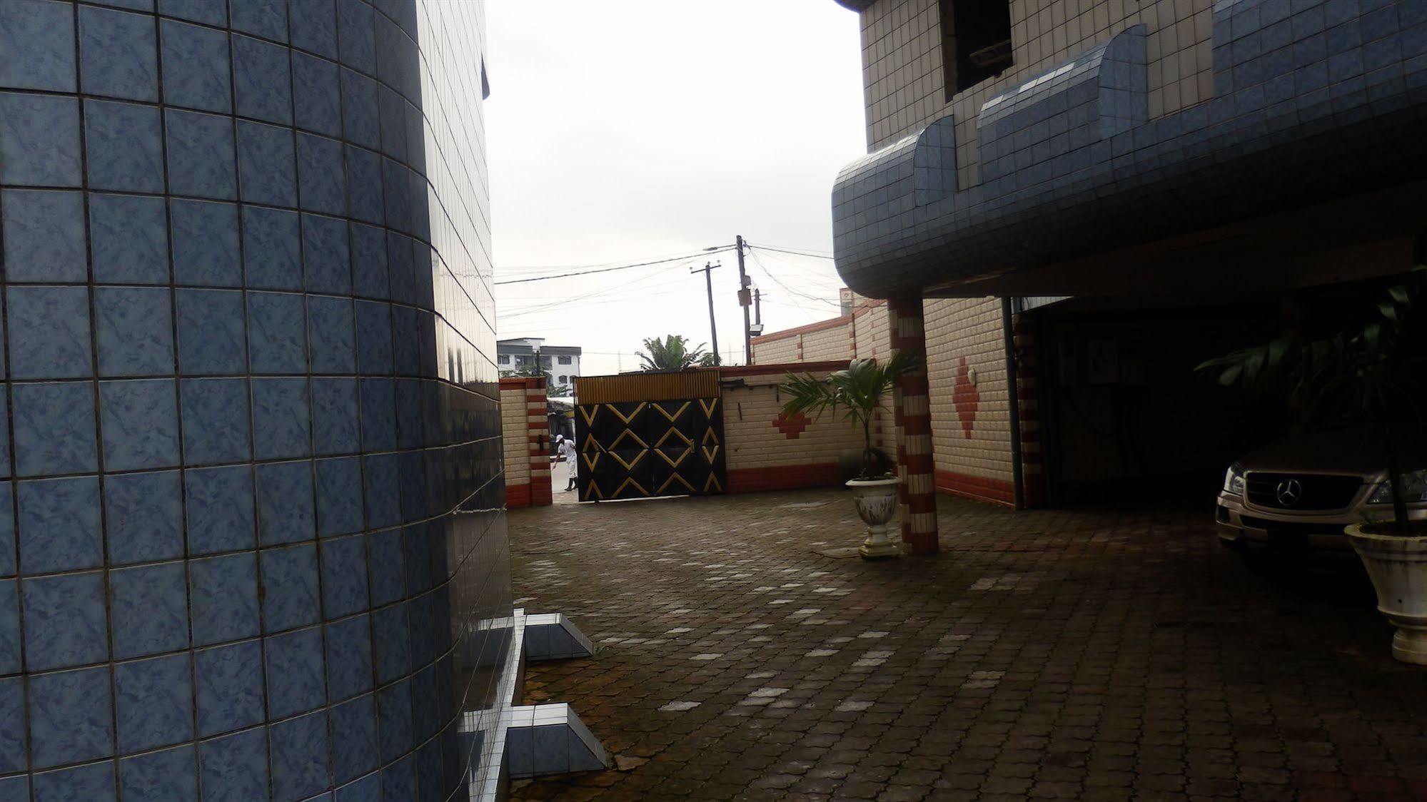 Afrique Hotel Douala Airport Dış mekan fotoğraf
